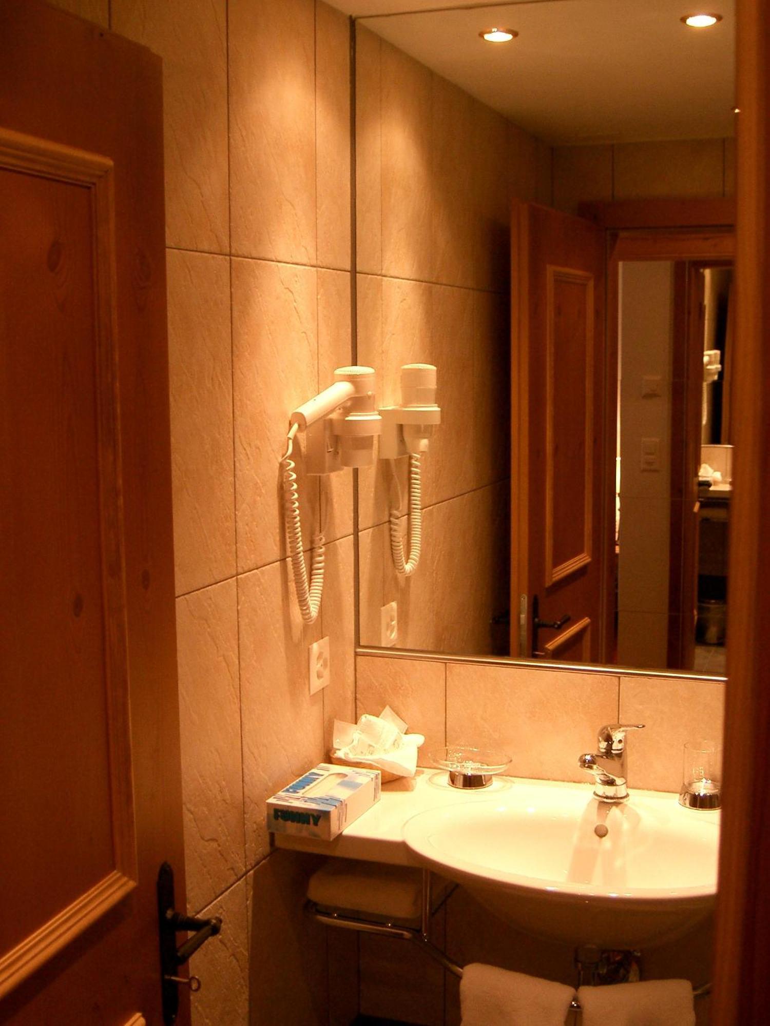 Hotel Dufour Chalet - Adults Only Zermatt Kültér fotó